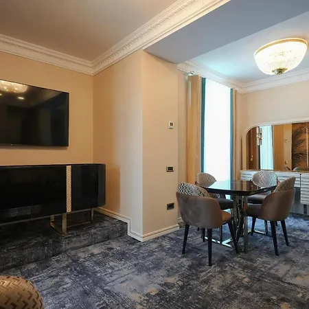 W Regal Boutique Hotel&spa Отель Мамая
