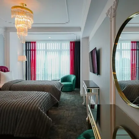W Regal Boutique Hotel&spa ママイア