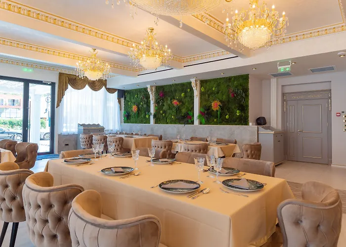 W Regal Boutique Hotel&spa Отель Мамая
